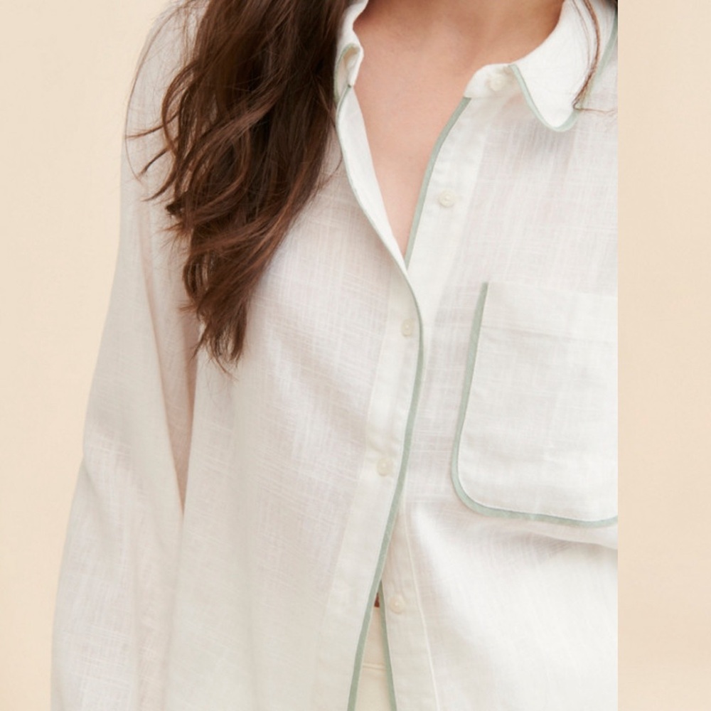 Sunday in Brooklyn white top with green/blue piping